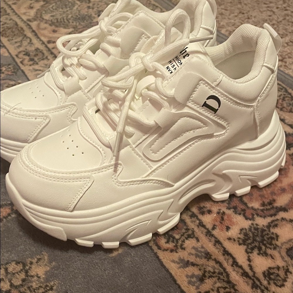 Source Unknown All-White Athletic Sneakers